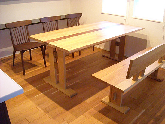 サイズオーダー家具　ダイニングテーブル、背付きベンチ、チェア