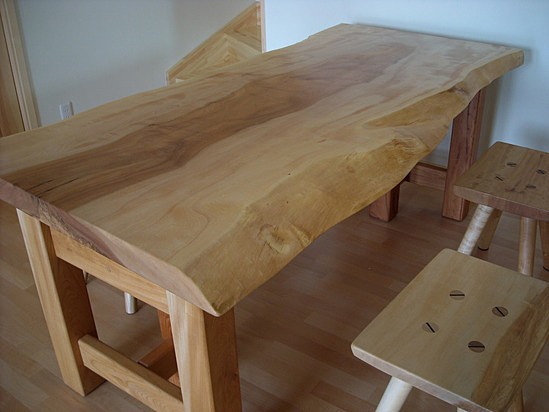栃（とち）一枚板のテーブル