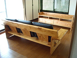 天然木無垢　本革張り　３人掛けソファー、テレビボード
